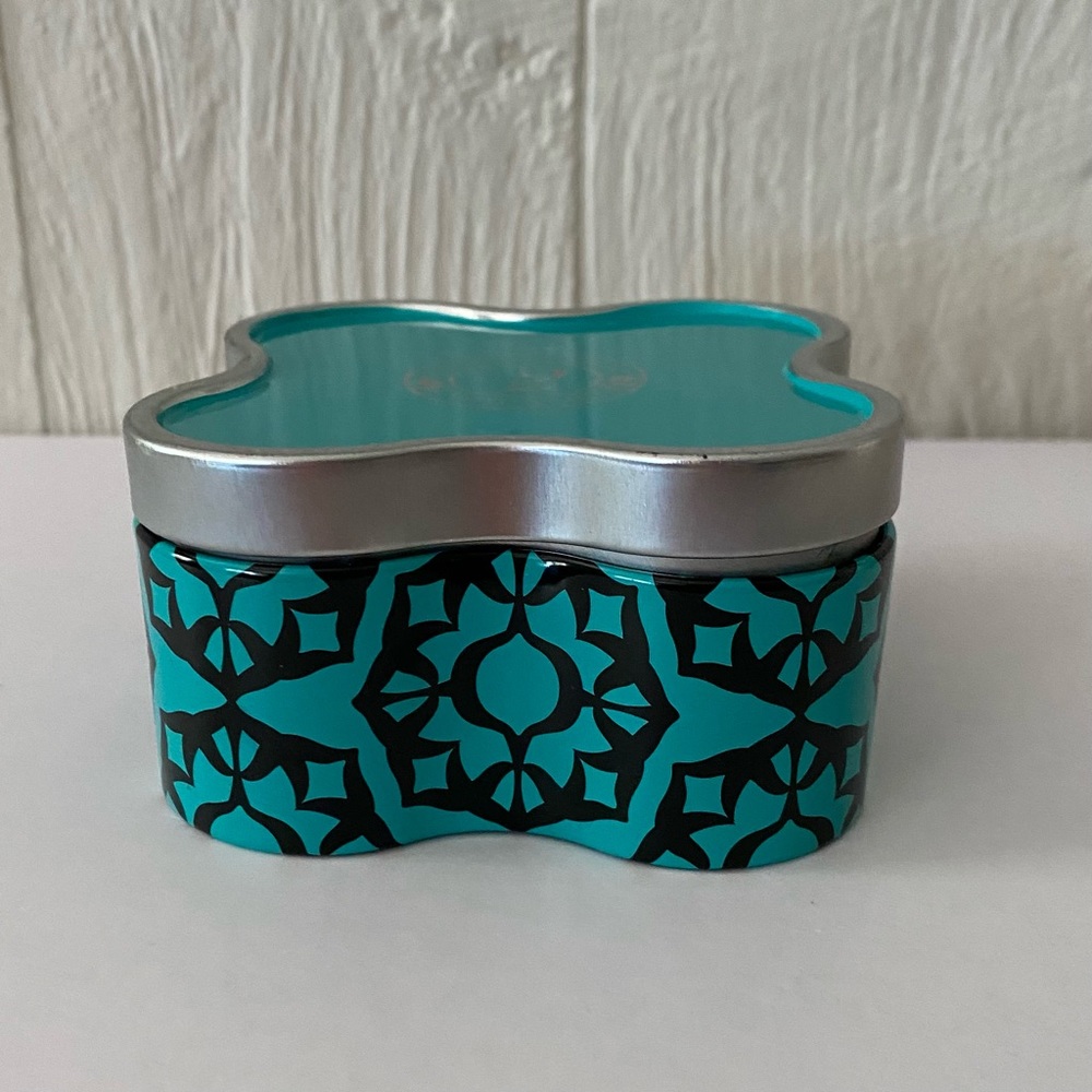 Yankee Candle Y Collection Penelope Tin Candle NEW - Picture 2 of 12